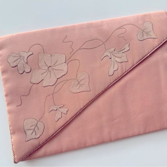 Vintage 1940’s French Silk Lingerie Pouch - Picture 2 of 6